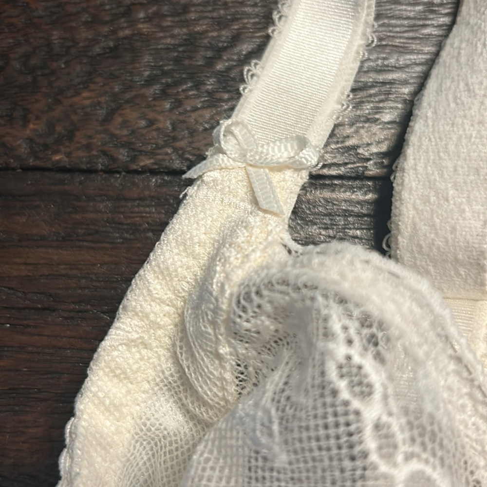Wacoal Lace Underwire Bra - White - Picture 3 of 6